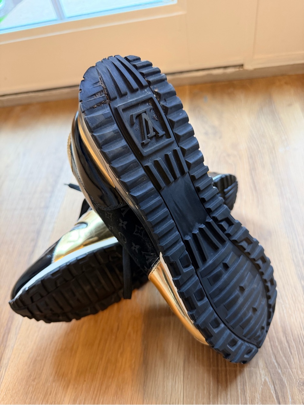 Louis Vuitton Black and Metallic Gold Low-Top Sneakers Authentic - Picture 3 of 5